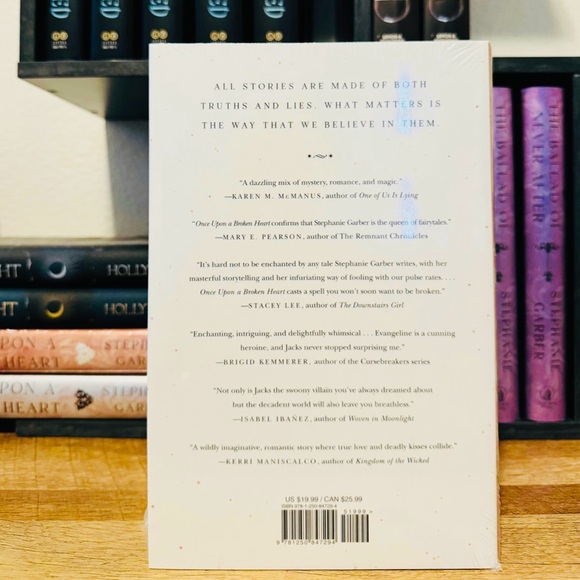 Owlcrate Exclusive Signed Edition Once Upon A Broken Heart by Stephanie Garber - Picture 4 of 7